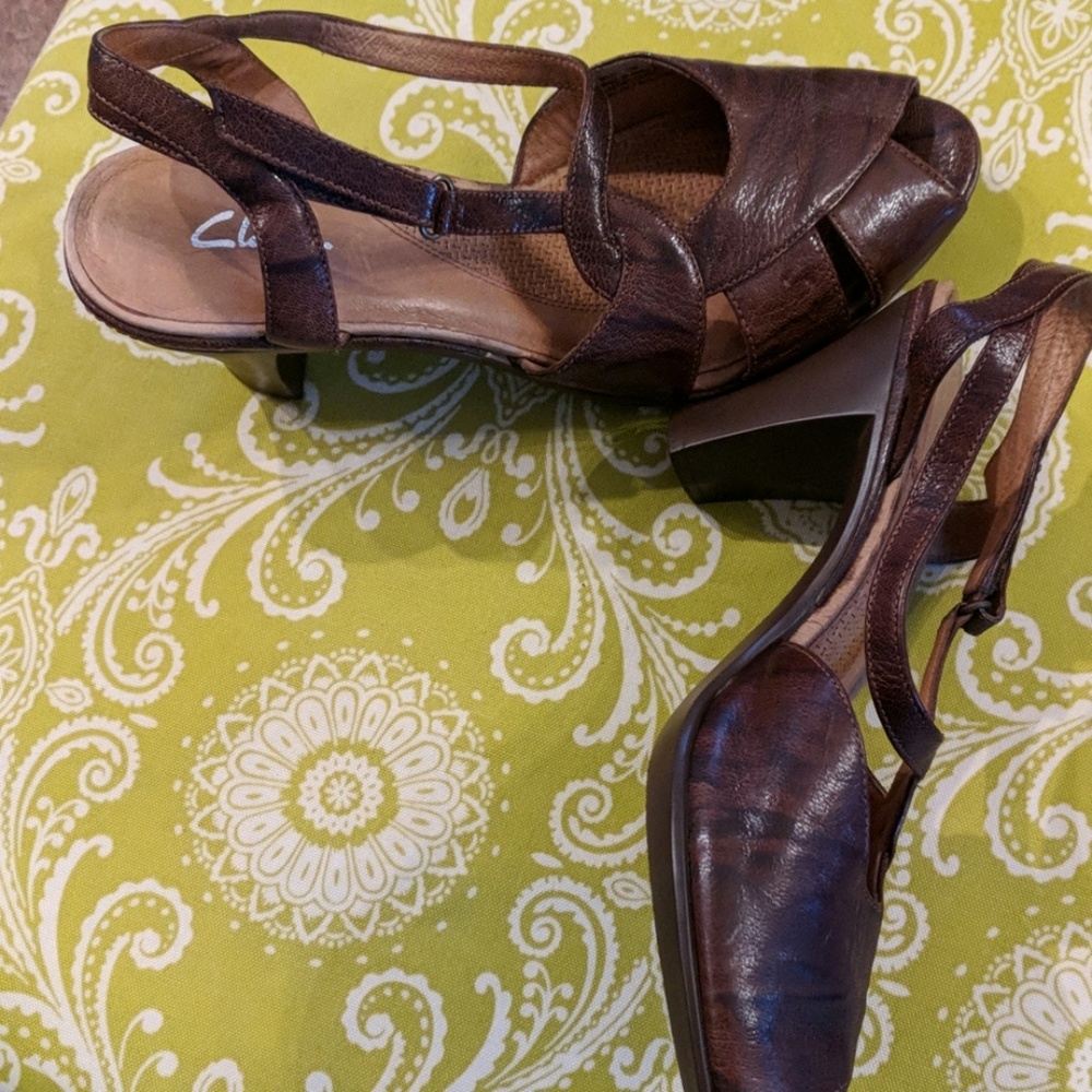 Clarks Brown Leather Sandals.